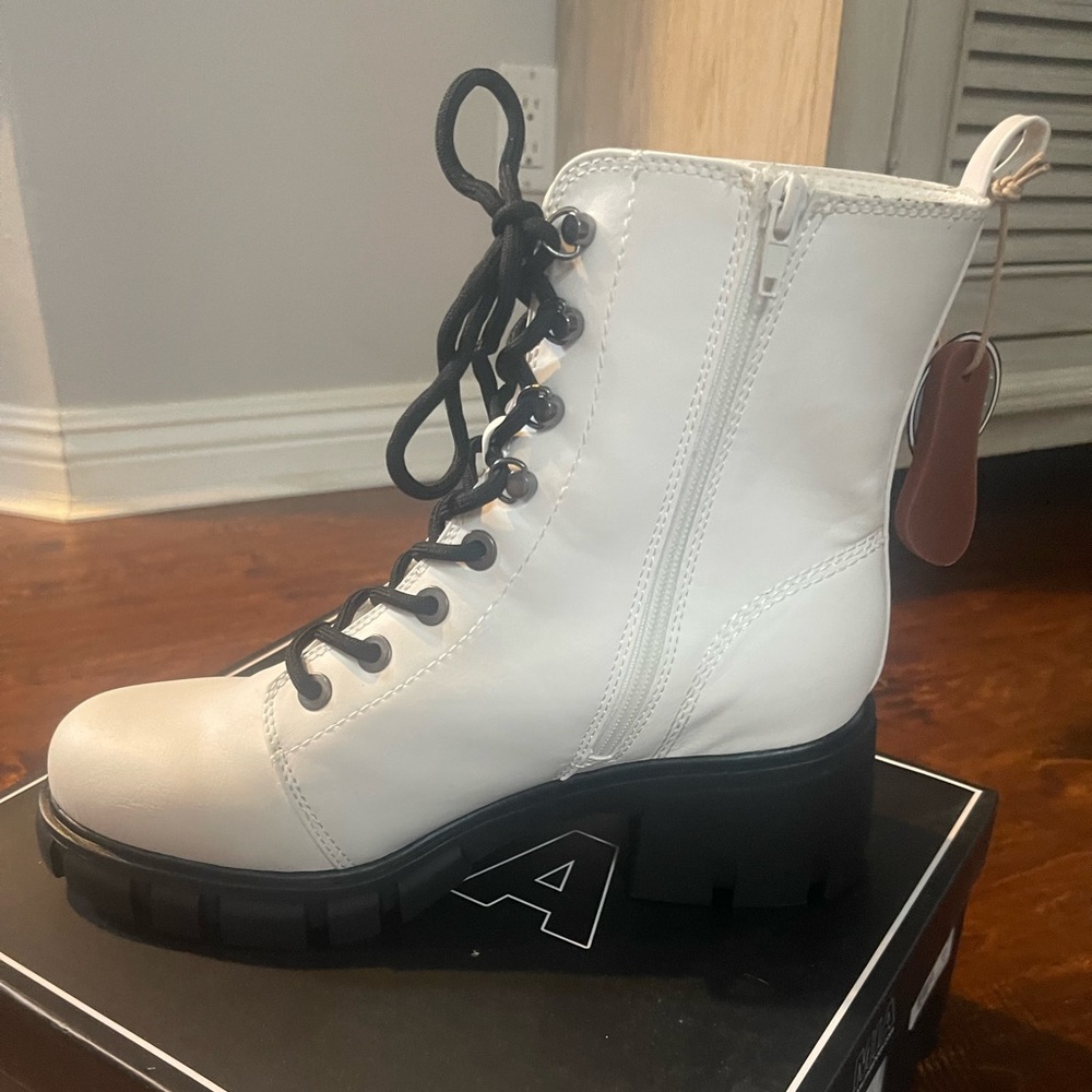 MILA white Malta size 10m